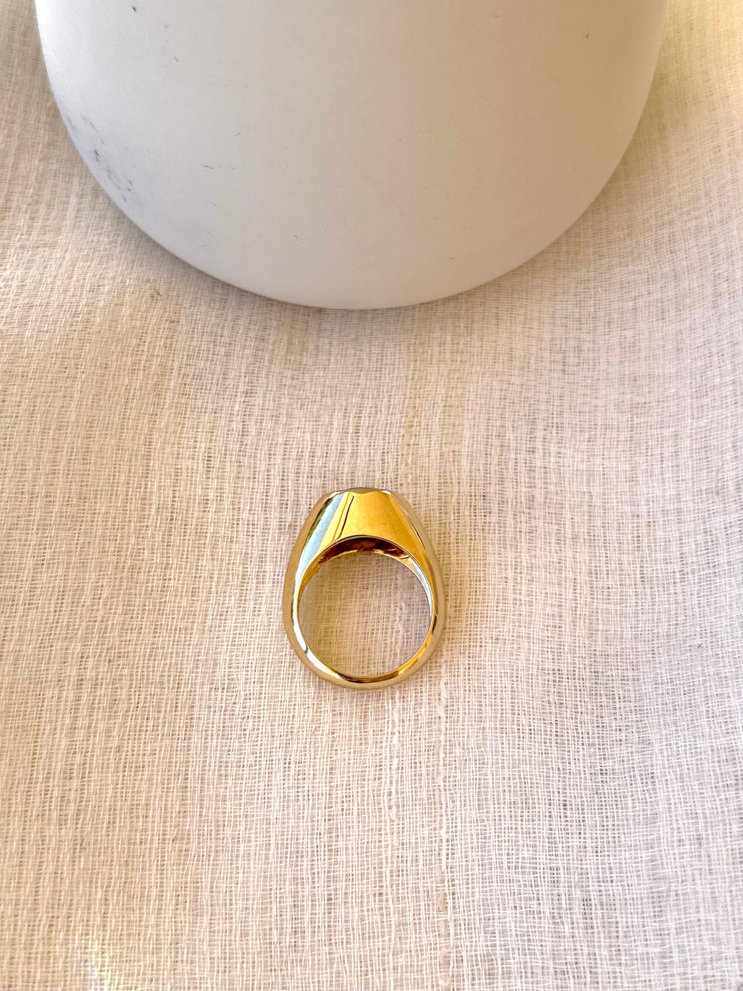 Anillo llamativo de oro de 18k con turmalina rosa