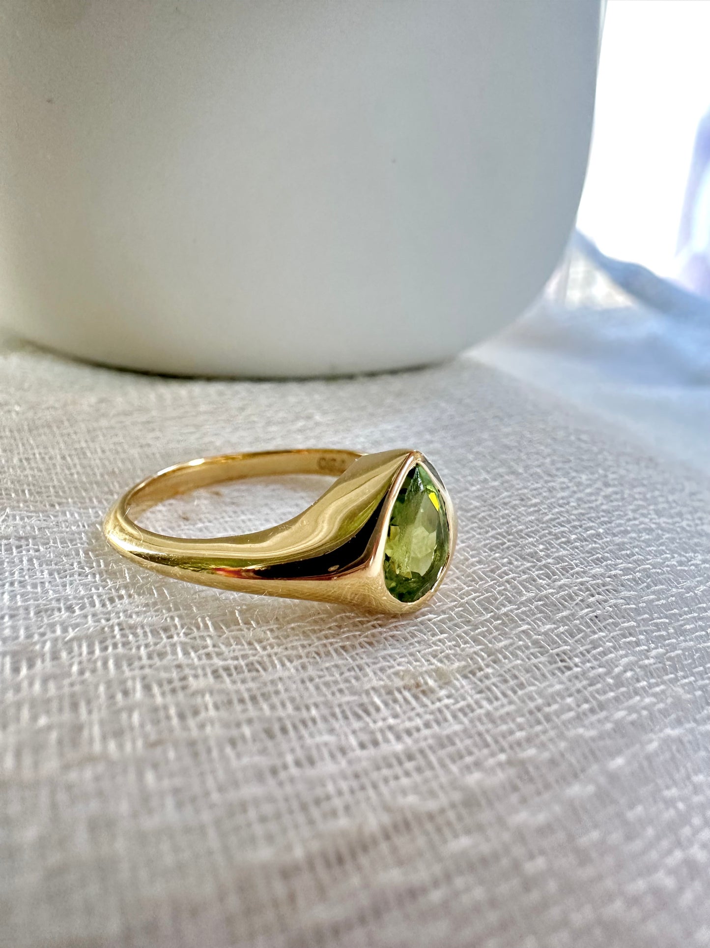 18K Gold Peridot Ring