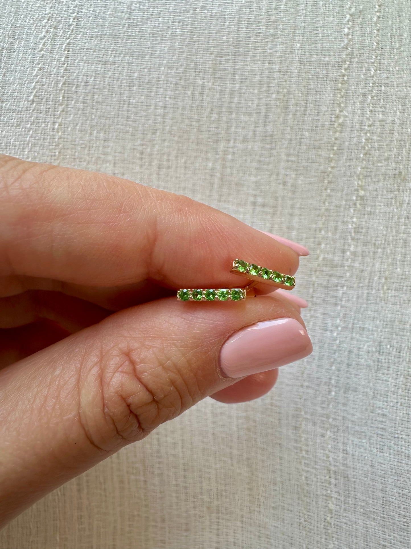 18k Bar Stud Earrings | Tsavorite