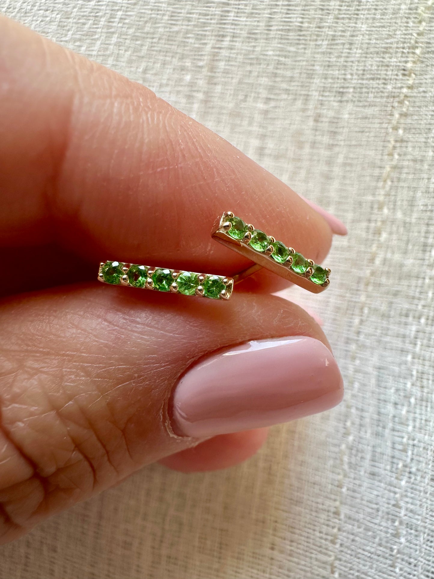 18k Bar Stud Earrings | Tsavorite