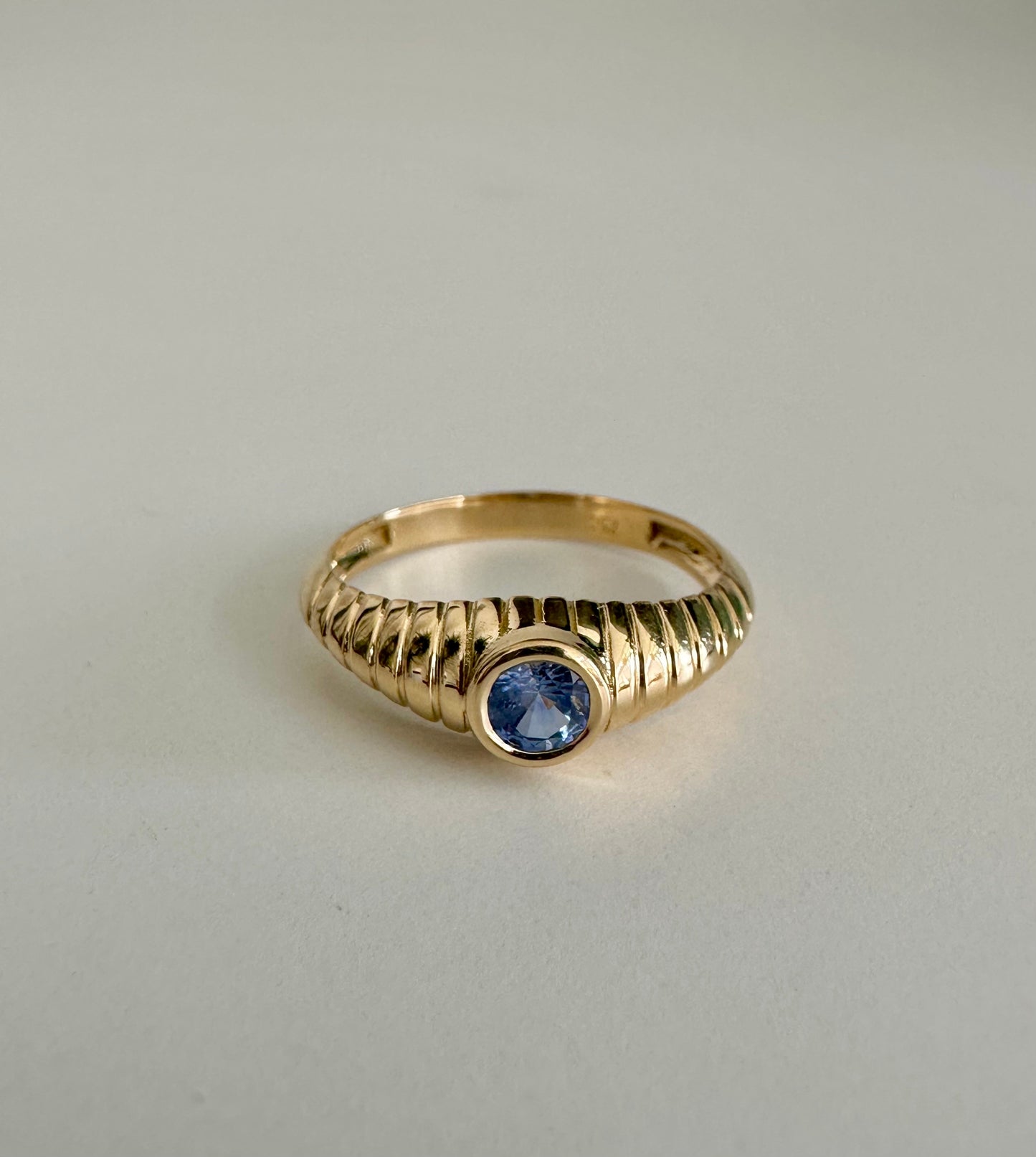 Mina Sapphire 18k gold ring | Ella Creations Jewelry
