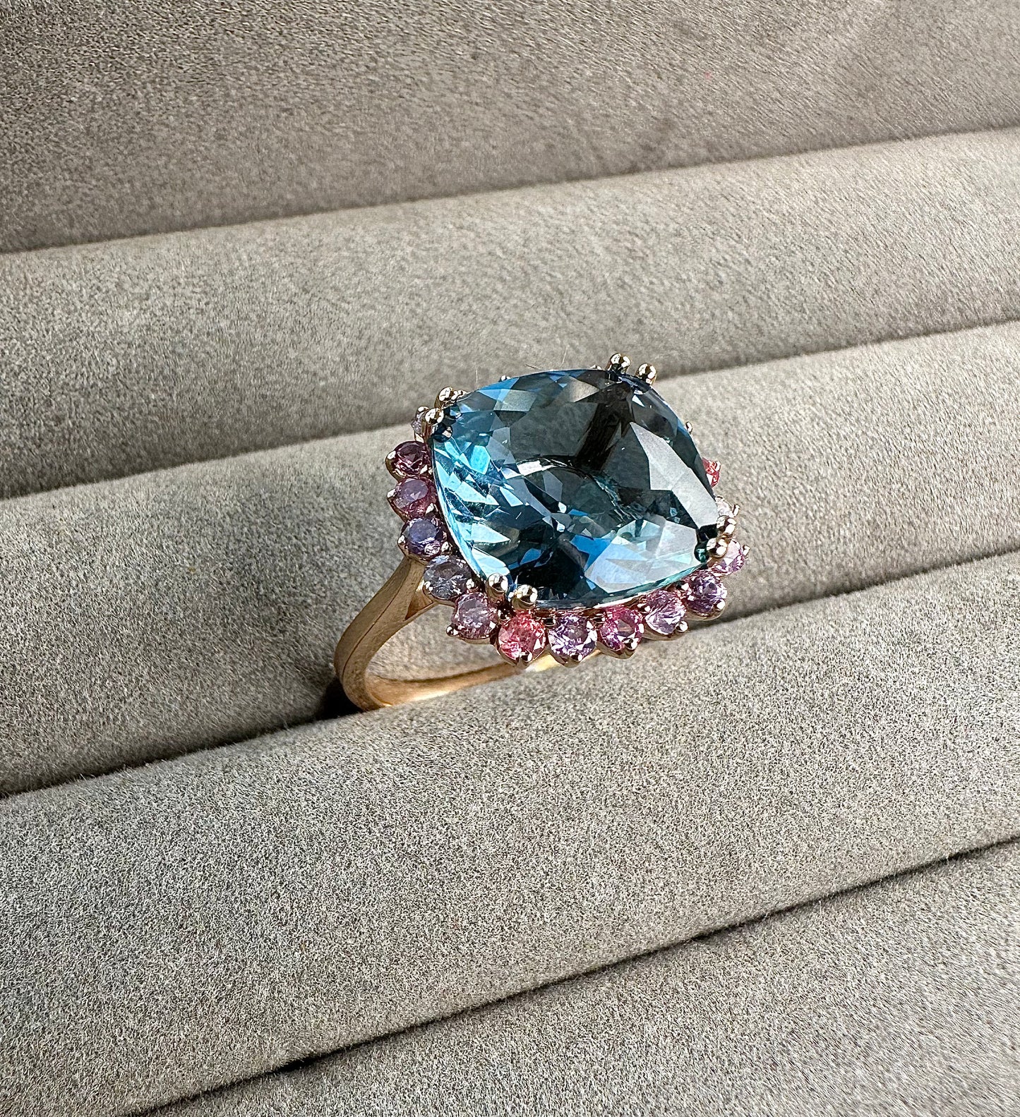 Magic London Blue Topaz ring 18Kt rose gold | Ella Creations Jewelry