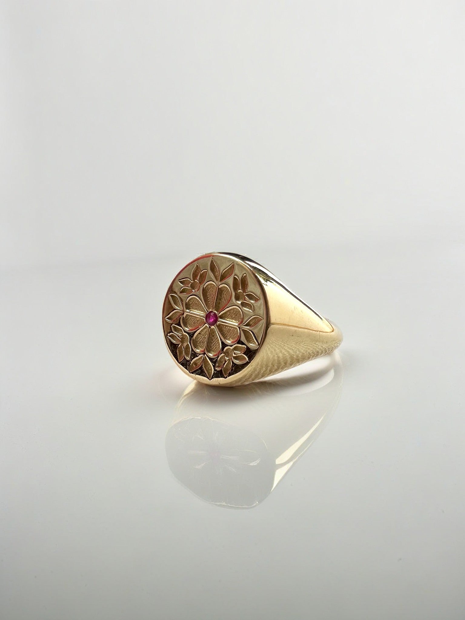 Pinky Ring with floral engraving handcrafted in 18k solid gold and centre stone | Ella Creations Jewelry 