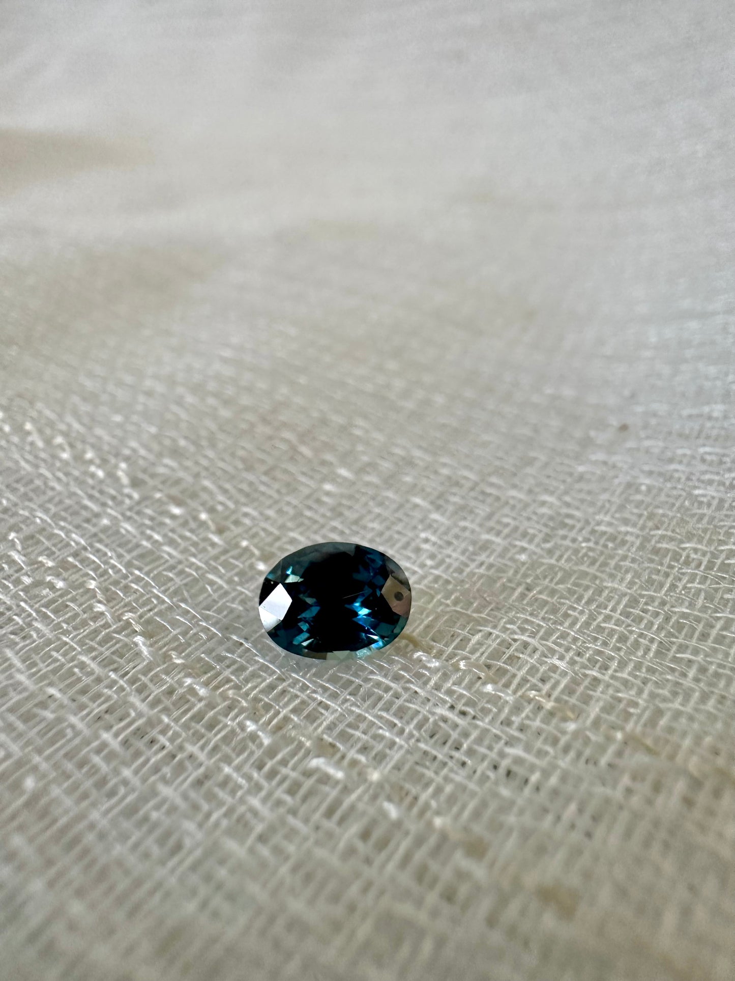 UH teal Sapphire 0.73ct