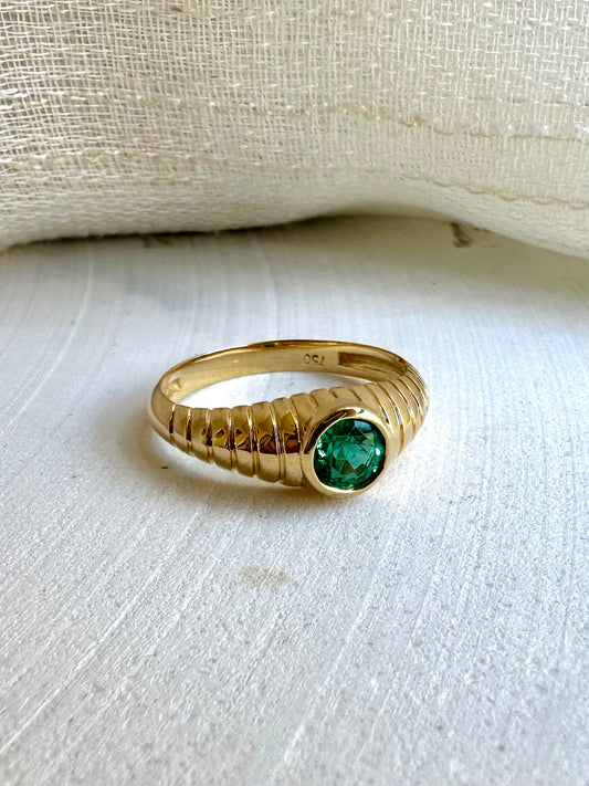 Anillo Mina de oro de 18k con piedras preciosas de 5 mm | Joyería Ella Creaciones