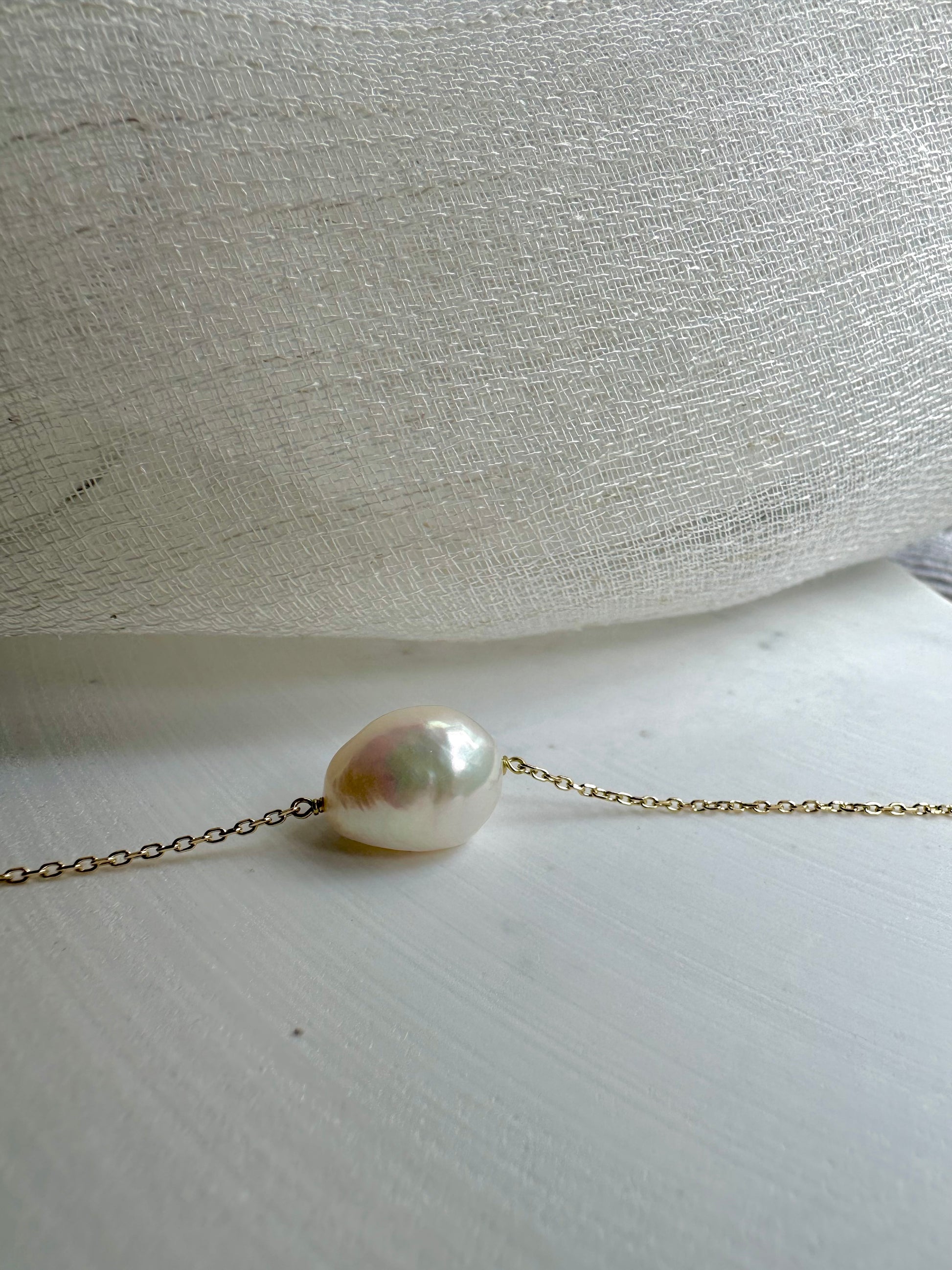Baroque Pearl Bracelet handcrafted in 18k gold | Ella Creations Jewelry