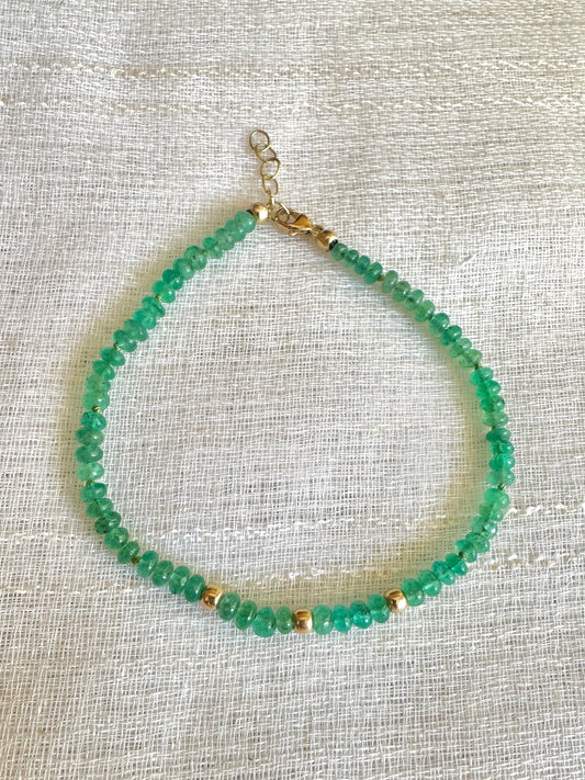 emerald beaded bracelet with solid gold findings, hand knotted in Las Vegas, nevada | Ella Creations Jewelry