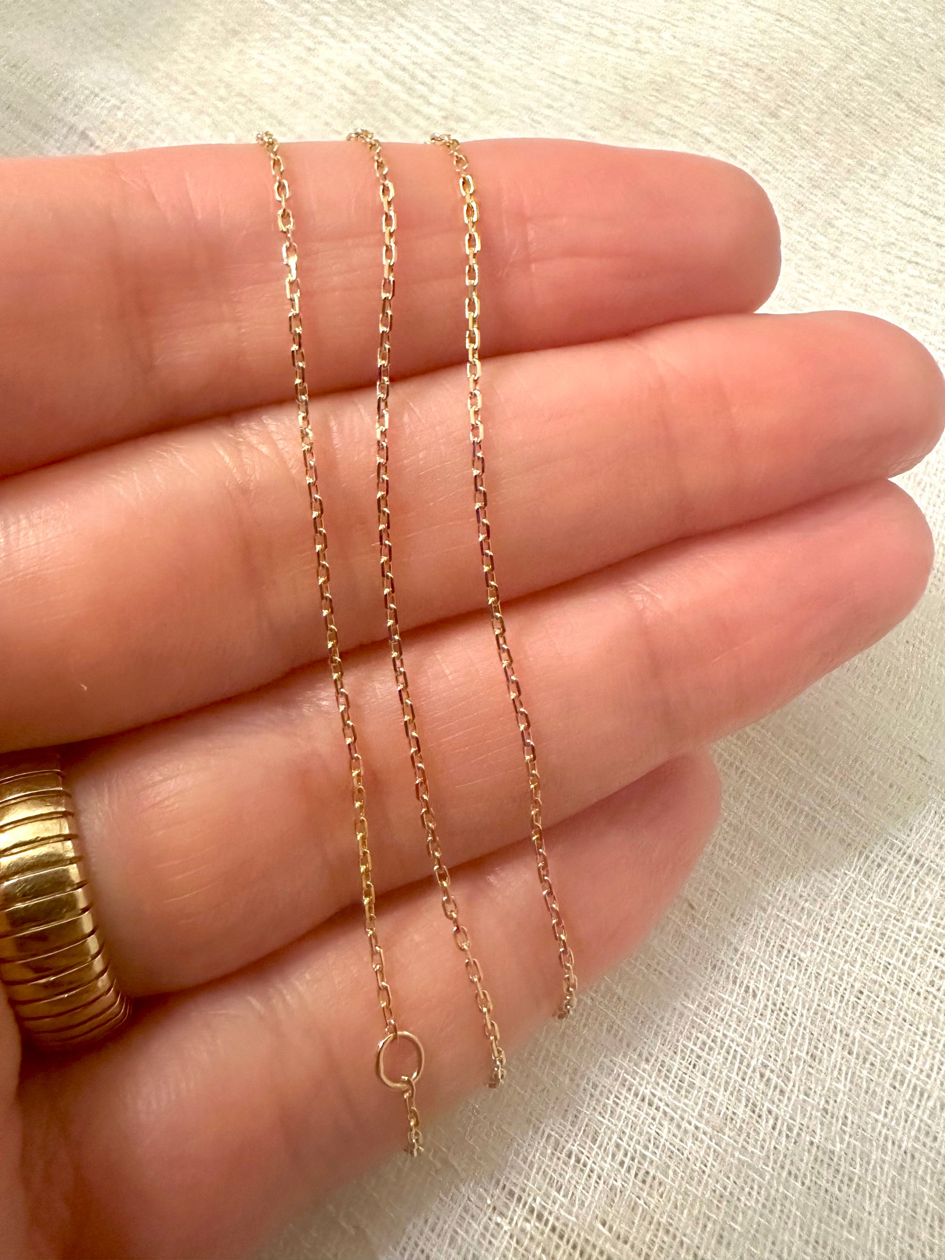 18k Gold Cable Chain 0.90-1 mm thickness