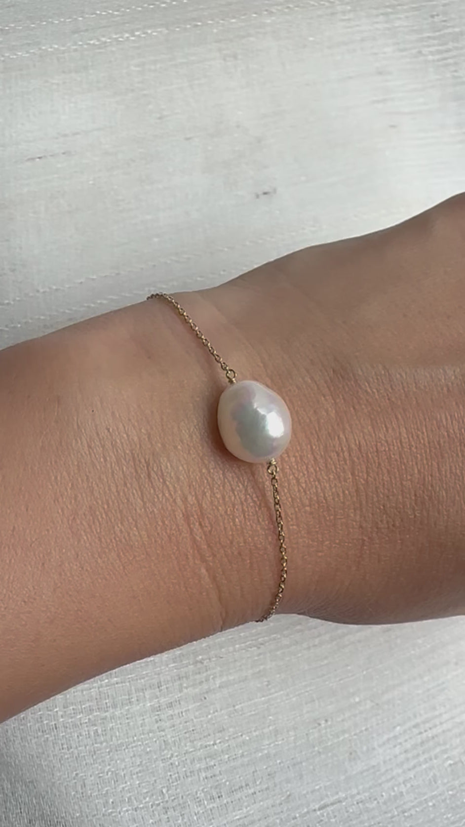 Baroque Pearl Bracelet handcrafted in 18k gold | Ella Creations Jewelry